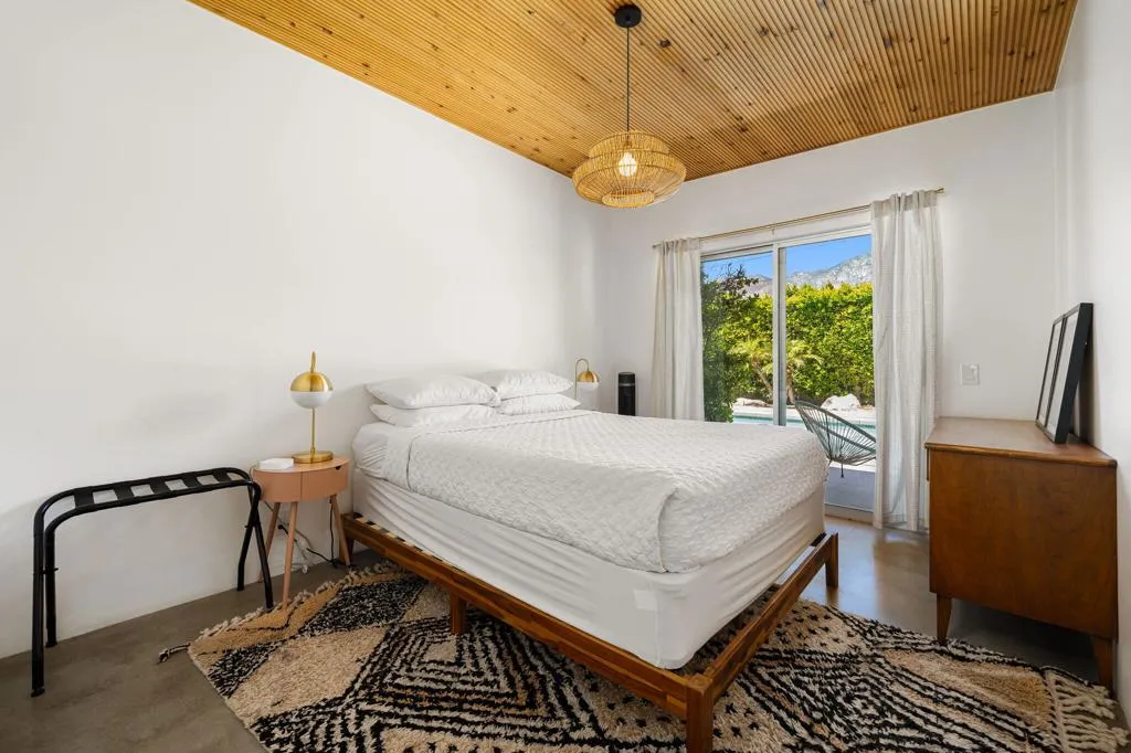 623 Desert Way, Palm Springs, California 92264 home-pic-15